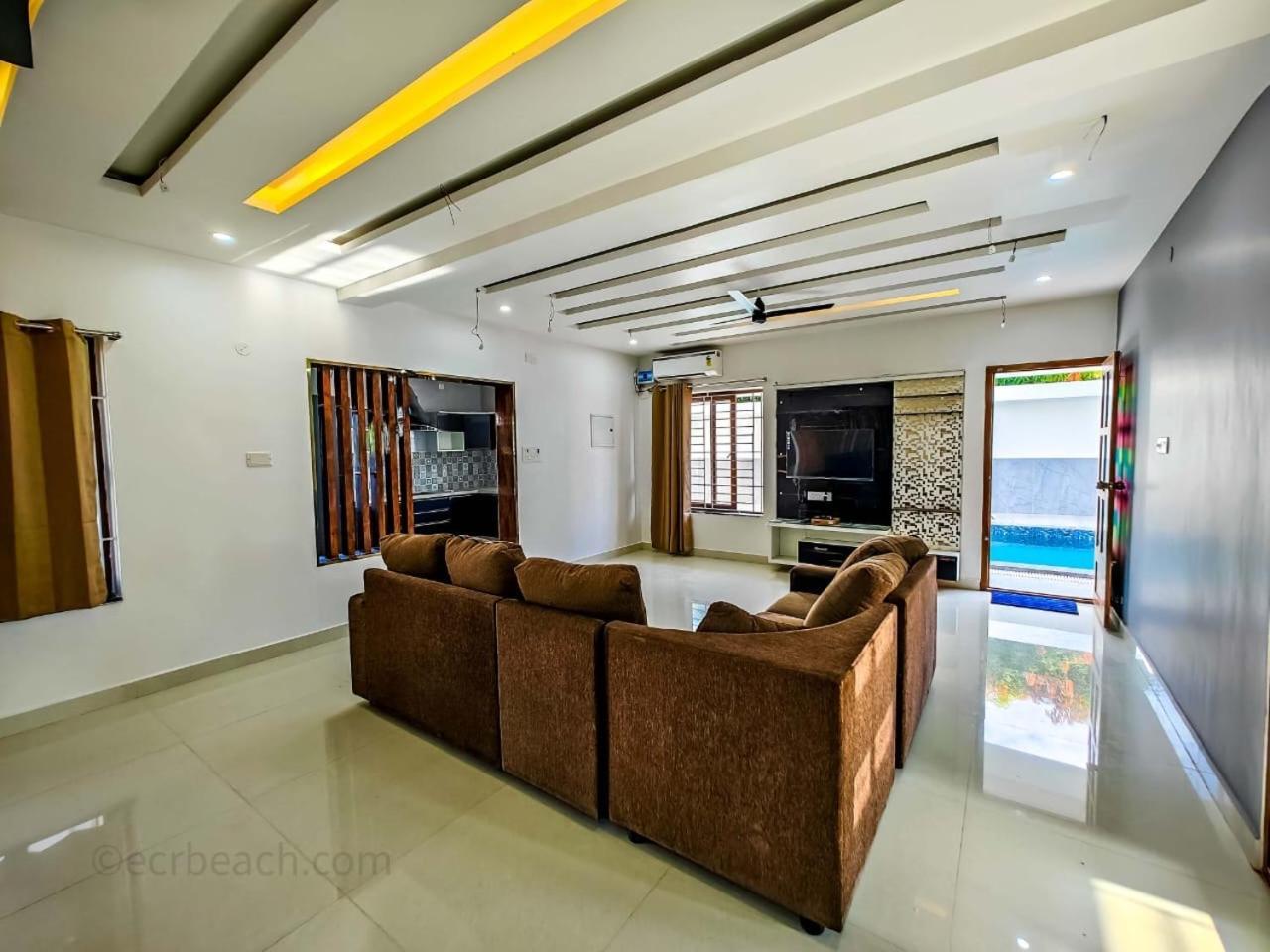 Rini Resort Chennai Esterno foto