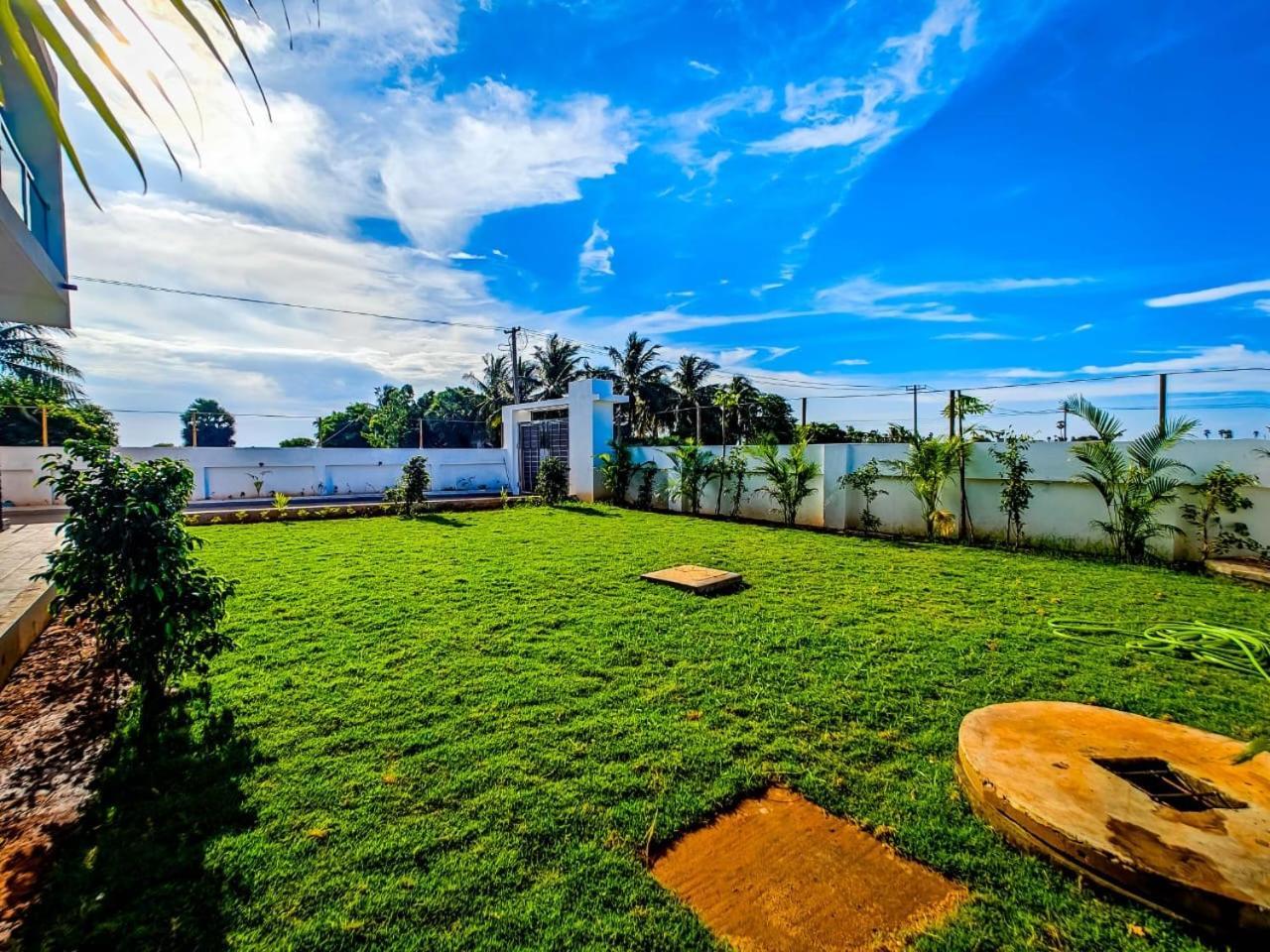 Rini Resort Chennai Esterno foto